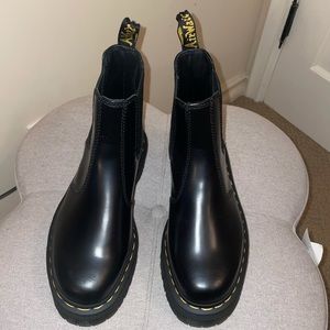 2976 POLISHED SMOOTH PLATFORM CHELSEA BOOTS